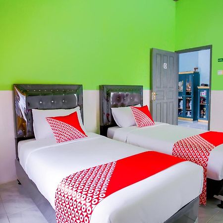 OYO 2903 Putri Residence Syariah Bukittinggi Bagian luar foto