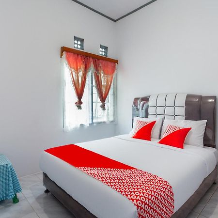 OYO 2903 Putri Residence Syariah Bukittinggi Bagian luar foto