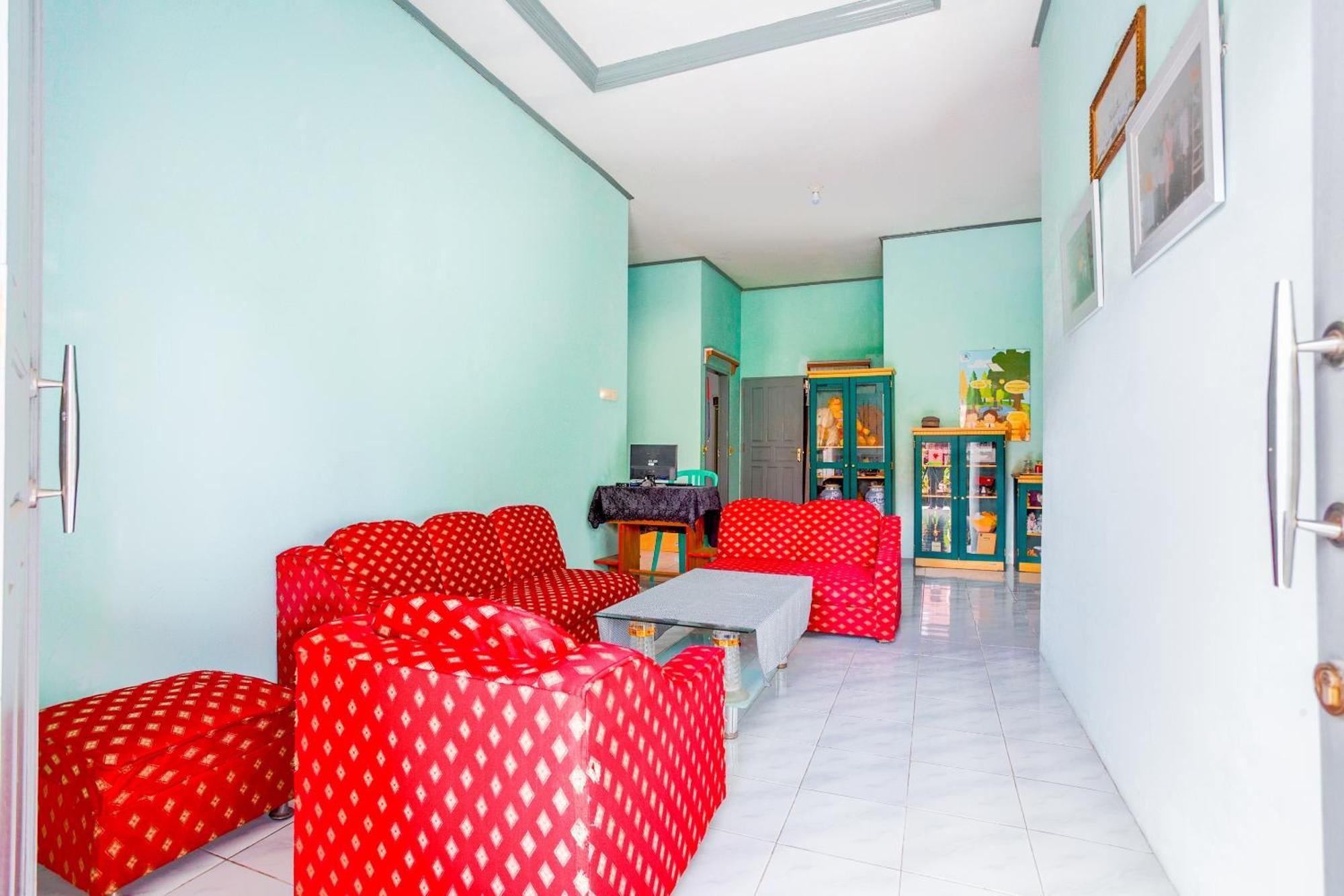 OYO 2903 Putri Residence Syariah Bukittinggi Bagian luar foto